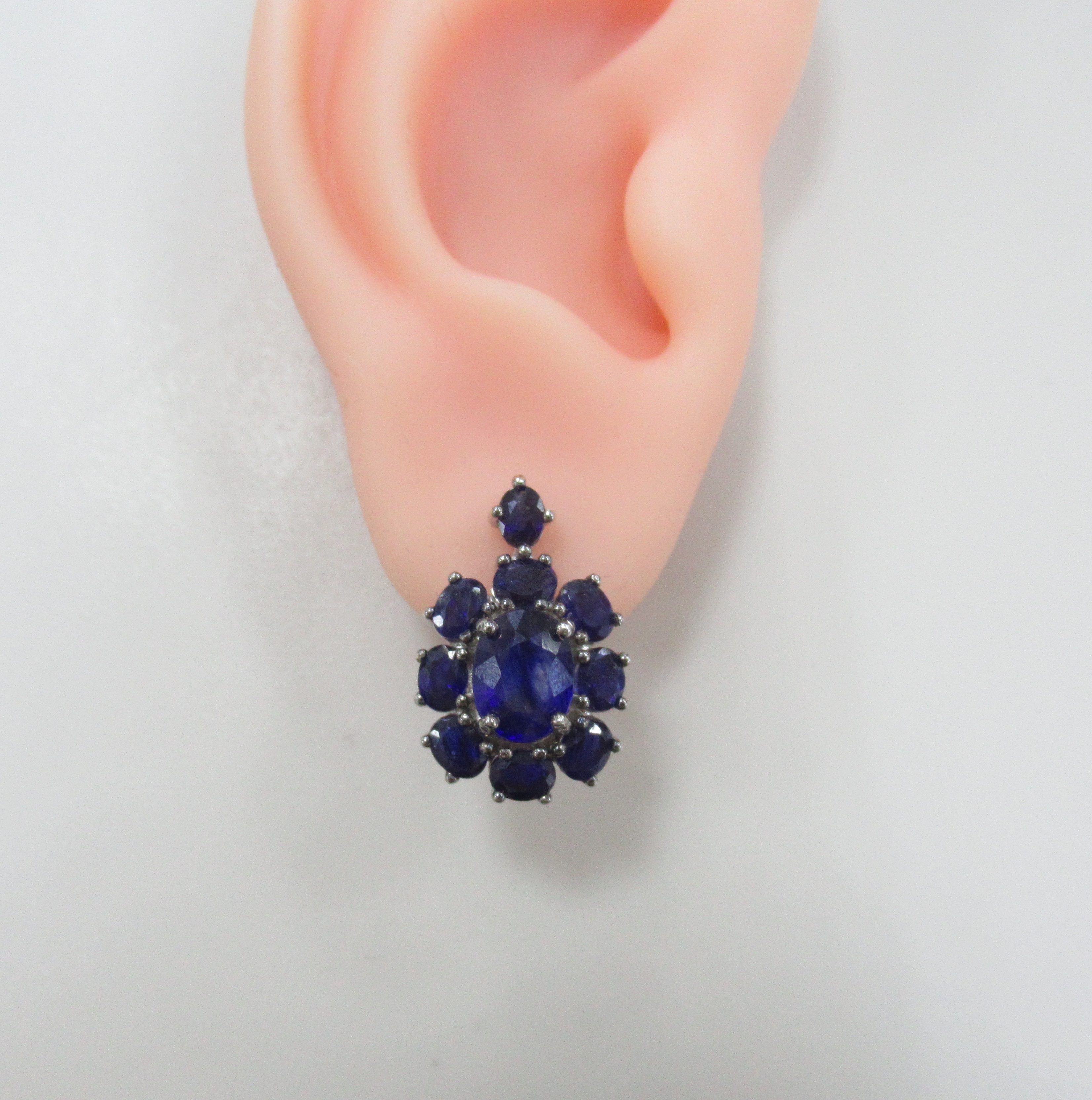 Серебряные серьги с сапфирами